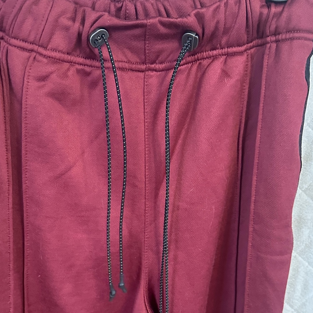 Never worn , flash sale !! FP Movement by Free People Burgundy Pants - Picture 5 of 5